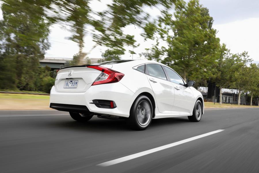  Honda Civic VTi-S Sedan (FC) 2019 года  (AU) (фото 14 из 28)